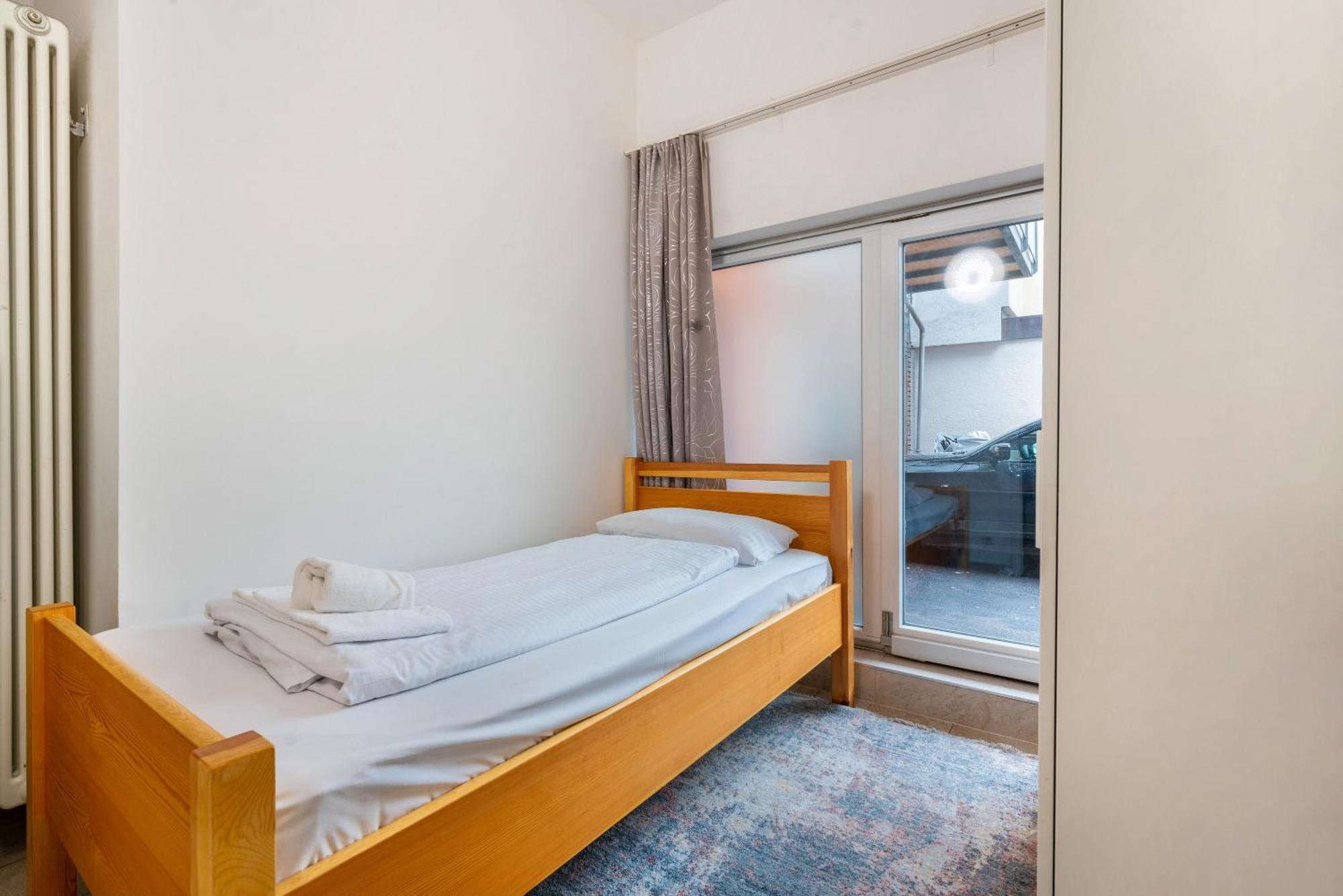 - Aldars 8 * Munich
